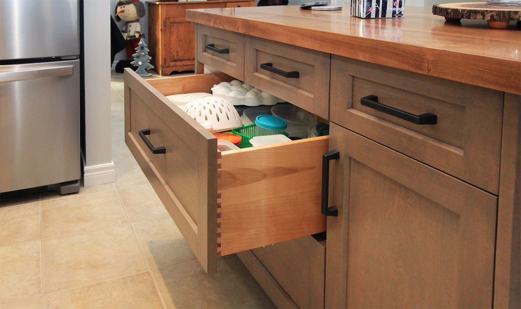 Solid wood drawer construction with dove tail joints add lasting quality.