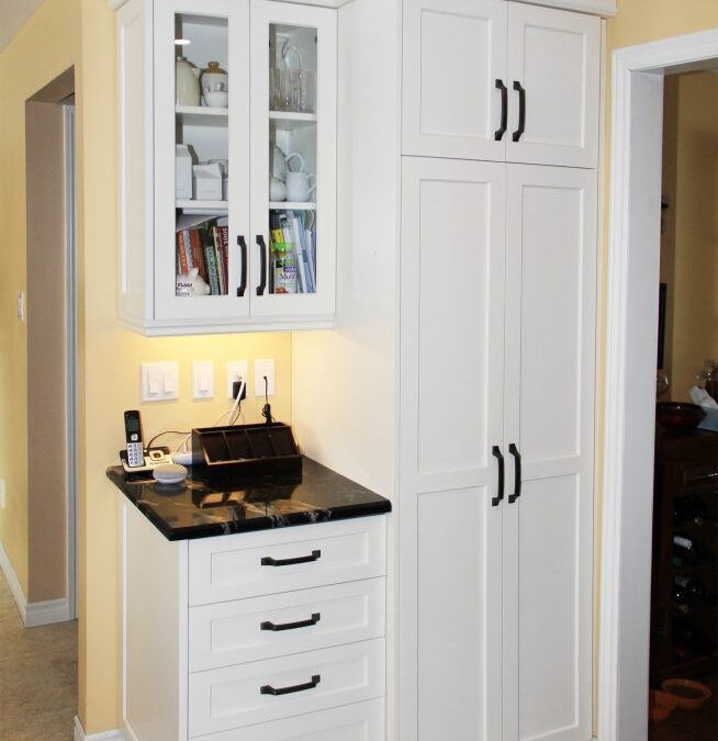 Effective storage with phone counter helps to keep a clean, organized space.