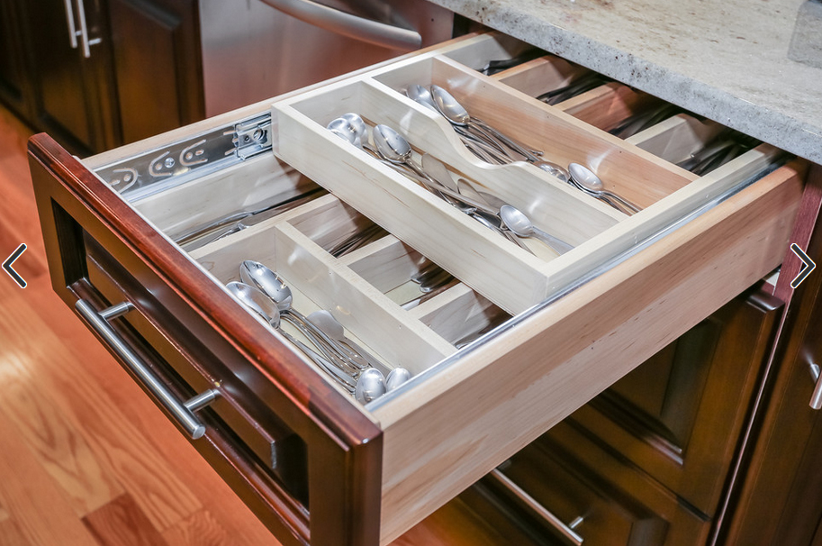 Traditional-Walnut-Kitchen-drawer-organizer