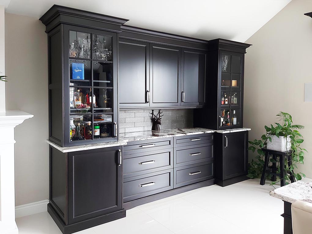 Built-in Dining Room Cabinet and Bar